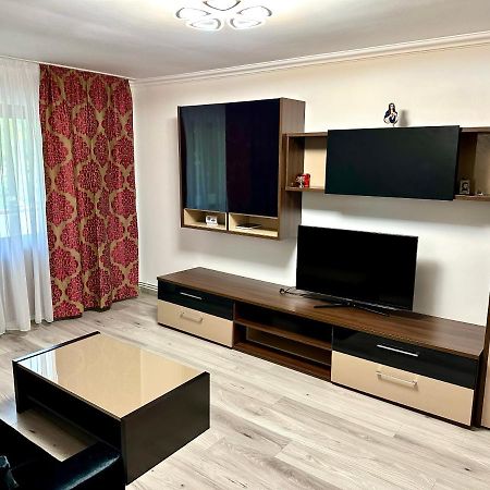 Royal Apartment Buzau Bagian luar foto