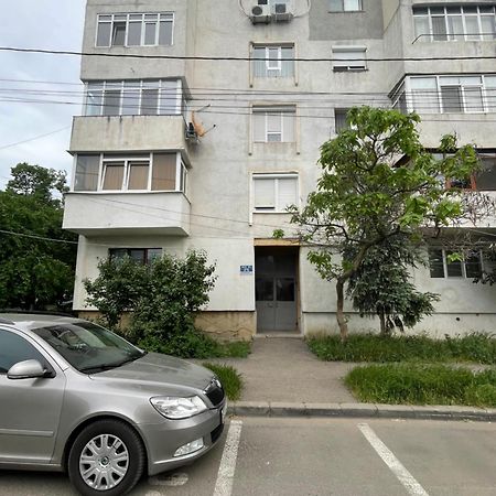 Royal Apartment Buzau Bagian luar foto